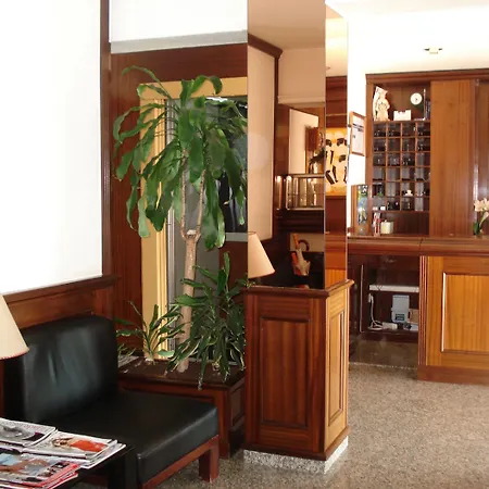 Siroco Hotel *